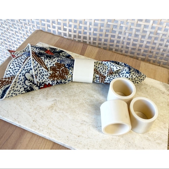 Vintage Beige Plastic Napkin Rings Set of 4 Made in Hong Kong - Picture 2 of 3